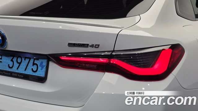BMW i4 2023 — photo 9