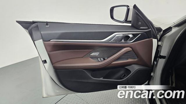 BMW i4 2023 — photo 14