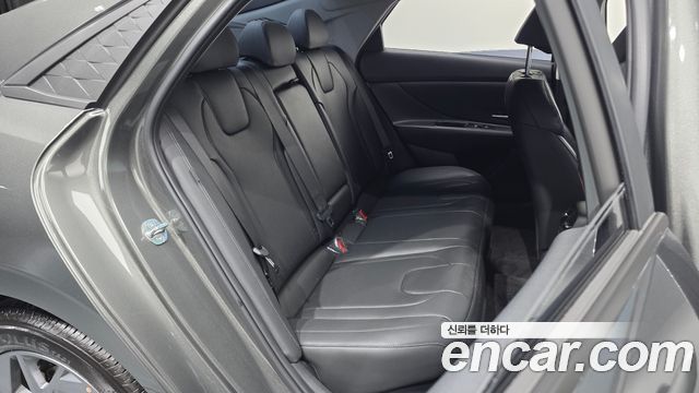 Hyundai AVANTE 2024 — photo 18