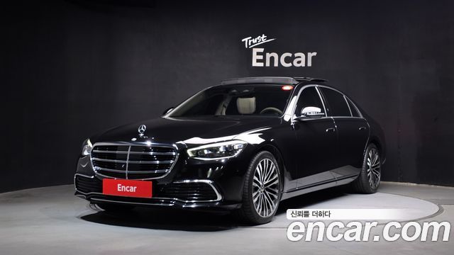 Mercedes-Benz S-Class 2023 — photo 1