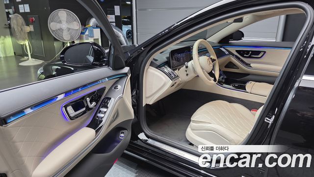 Mercedes-Benz S-Class 2023 — photo 13
