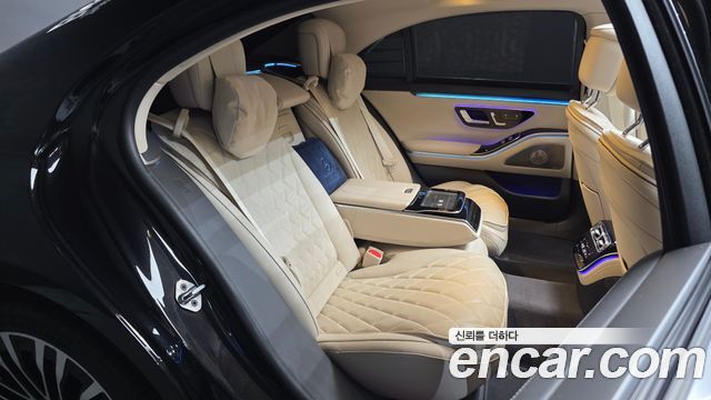 Mercedes-Benz S-Class 2023 — photo 17