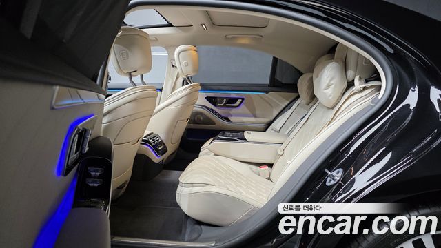 Mercedes-Benz S-Class 2023 — photo 18