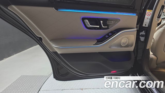 Mercedes-Benz S-Class 2023 — photo 15