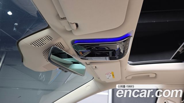 Mercedes-Benz S-Class 2023 — photo 28
