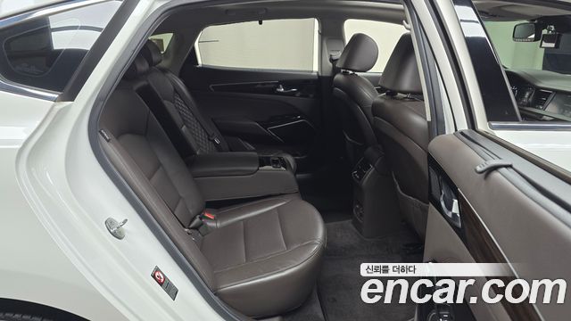 Kia K7 2018 — photo 17