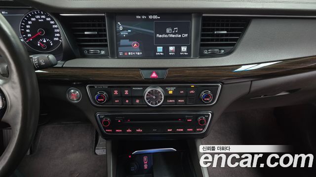 Kia K7 2018 — photo 19