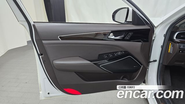 Kia K7 2018 — photo 14