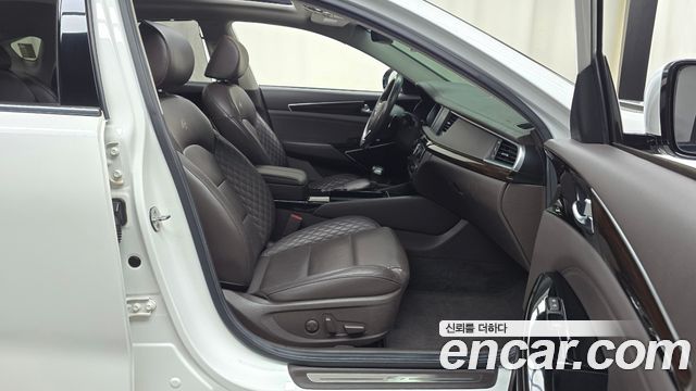 Kia K7 2018 — photo 16
