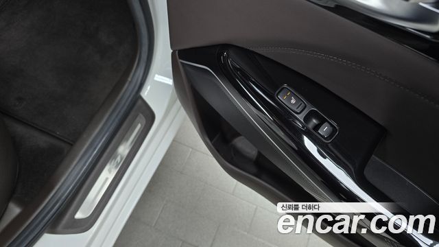 Kia K7 2018 — photo 30