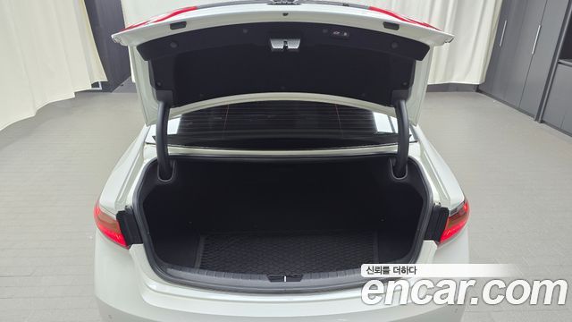 Kia K7 2018 — photo 31