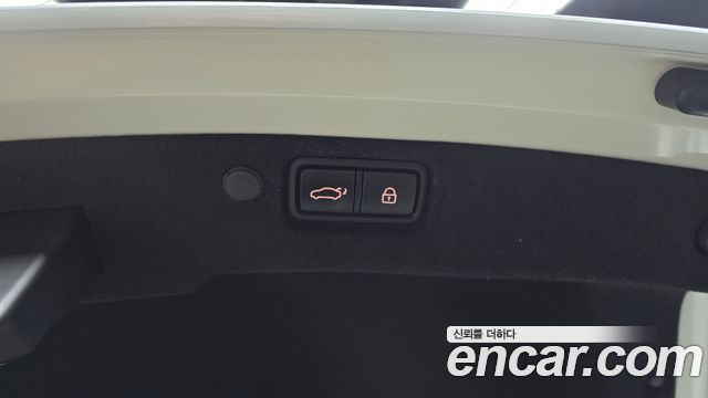Kia K7 2018 — photo 32