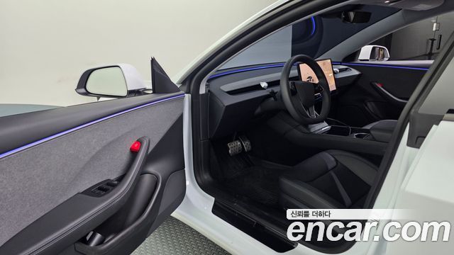 Tesla Model 3 2026 — photo 13