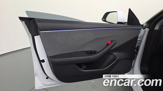 Tesla Model 3 2026 — photo 14