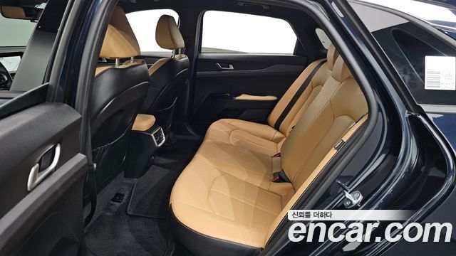 Kia K5 2023 — photo 16