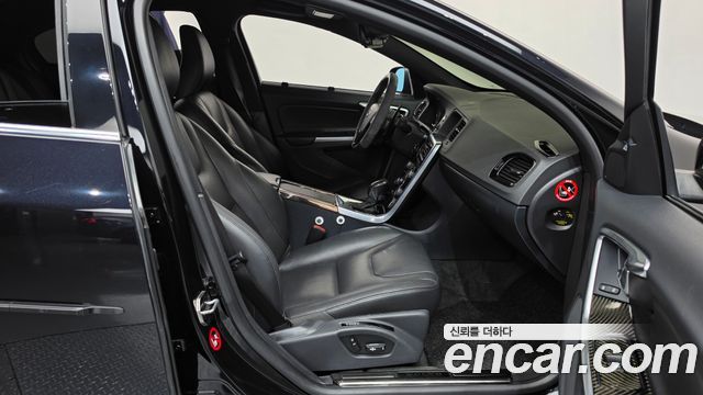 Volvo S60 2014 — photo 11