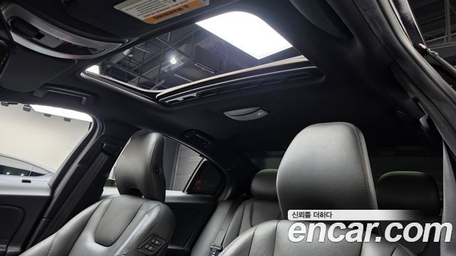 Volvo S60 2014 — photo 19