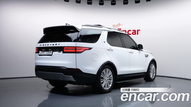 Land Rover Discovery 2017 — photo 2