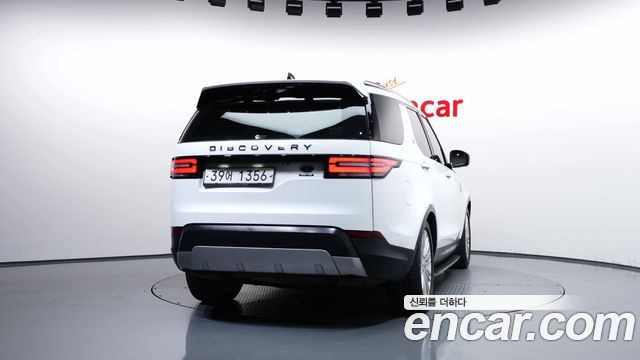 Land Rover Discovery 2017 — photo 4