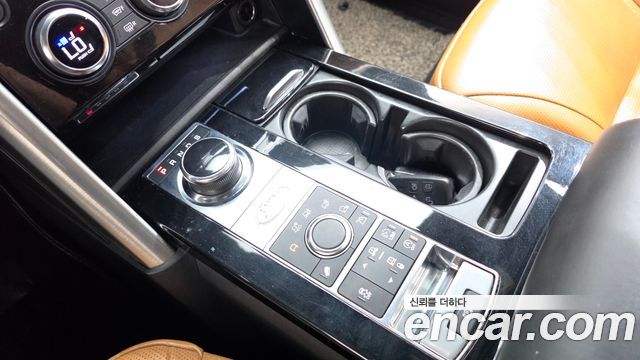 Land Rover Discovery 2017 — photo 9