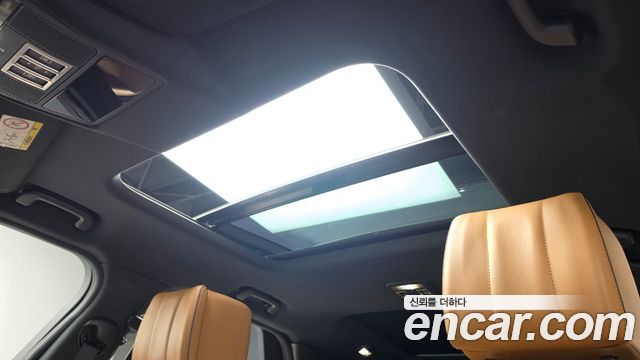 Land Rover Discovery 2017 — photo 17