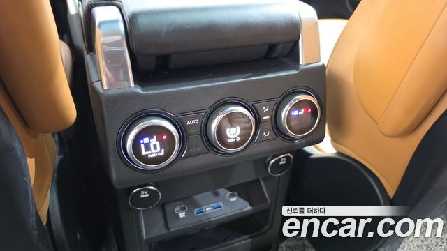 Land Rover Discovery 2017 — photo 19