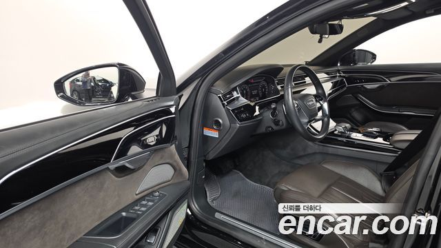 Audi A8 2020 — photo 13