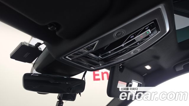 Audi A8 2020 — photo 25