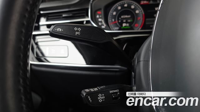 Audi A8 2020 — photo 26