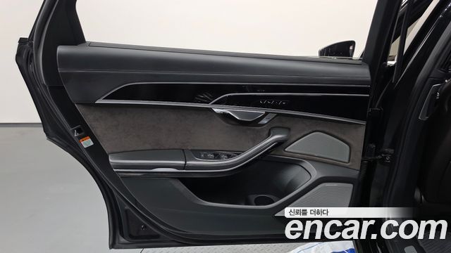 Audi A8 2020 — photo 15