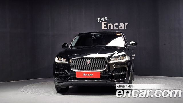 Jaguar F-PACE 2018 — photo 3