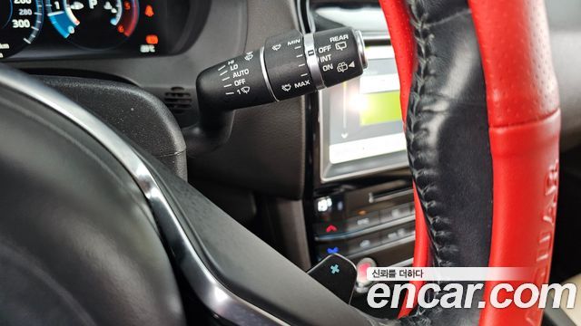 Jaguar F-PACE 2018 — photo 20
