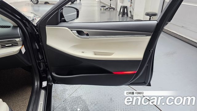 Hyundai Grandeur 2023 — photo 15