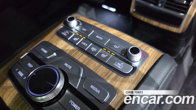 Kia K9 2023 — photo 25
