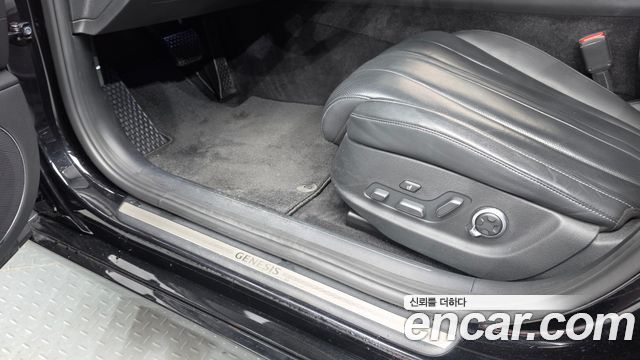 Genesis G80 2022 — photo 29