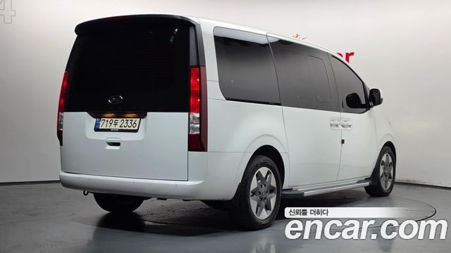 Hyundai Staria 2024 — photo 2