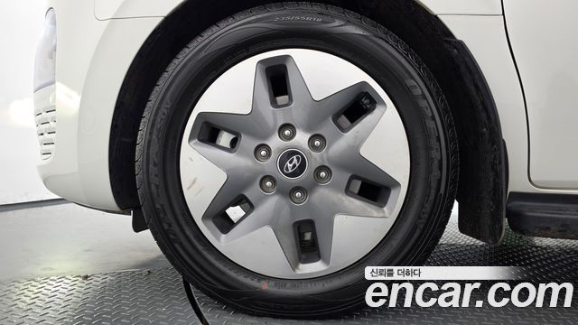 Hyundai Staria 2024 — photo 5