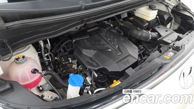 Hyundai Staria 2024 — photo 6