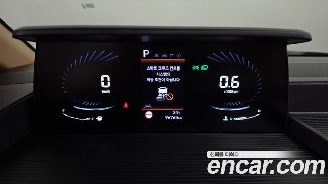 Hyundai Staria 2024 — photo 11