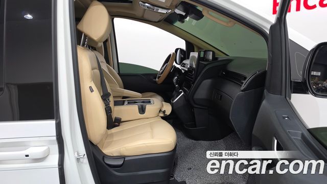 Hyundai Staria 2024 — photo 16