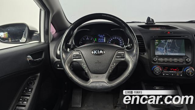 Kia K3 2015 — photo 13