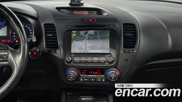 Kia K3 2015 — photo 18