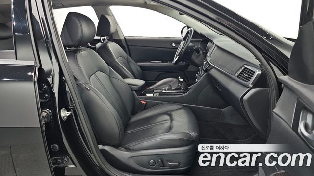 Kia K5 2018 — photo 17