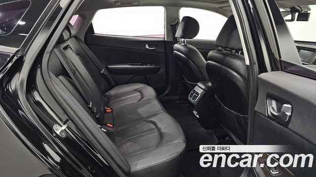 Kia K5 2018 — photo 18