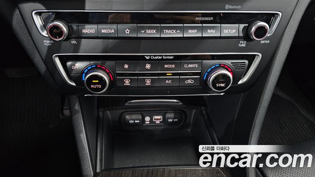 Kia K5 2018 — photo 23