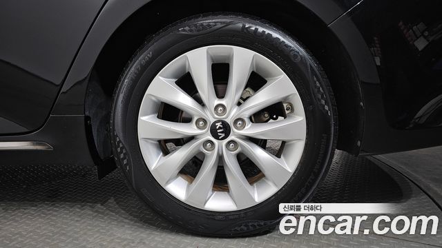 Kia K5 2018 — photo 7