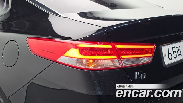 Kia K5 2018 — photo 9