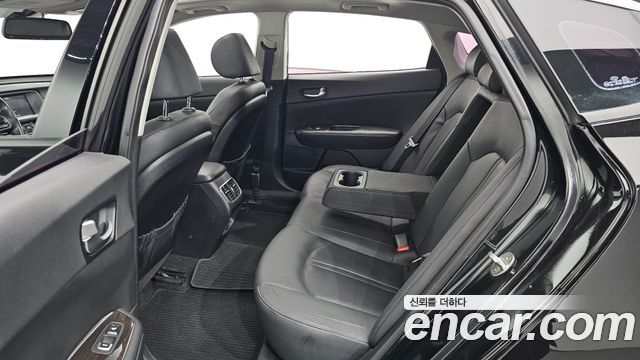 Kia K5 2018 — photo 16