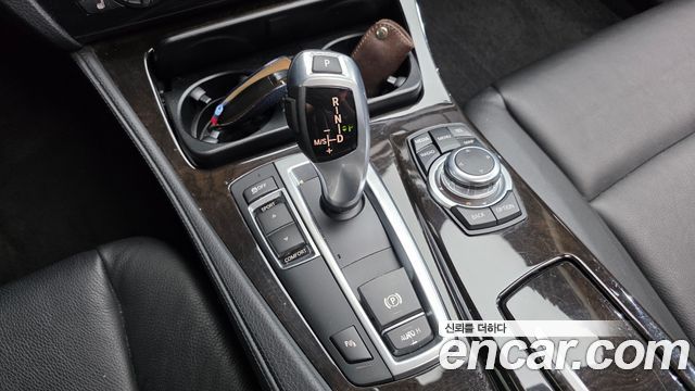 BMW 5-Series 2013 — photo 9