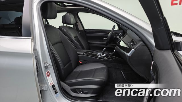BMW 5-Series 2013 — photo 11
